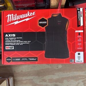 Milwaukee Women’s Heated AXIS Vest - Black